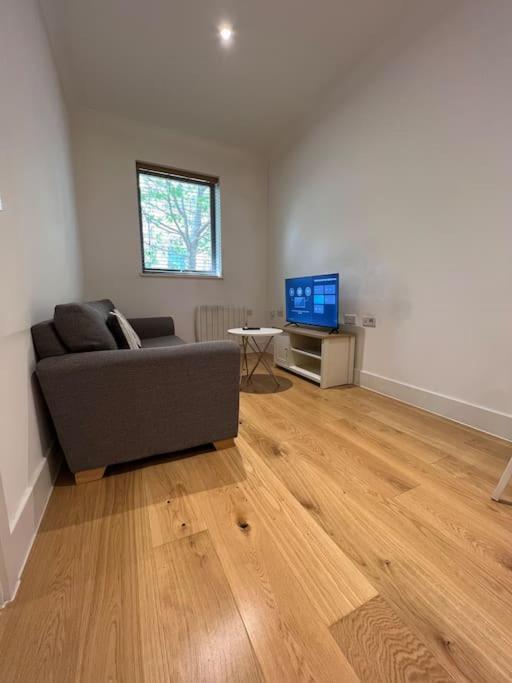 Cozy Modern Apartment In Croydon Central Екстер'єр фото