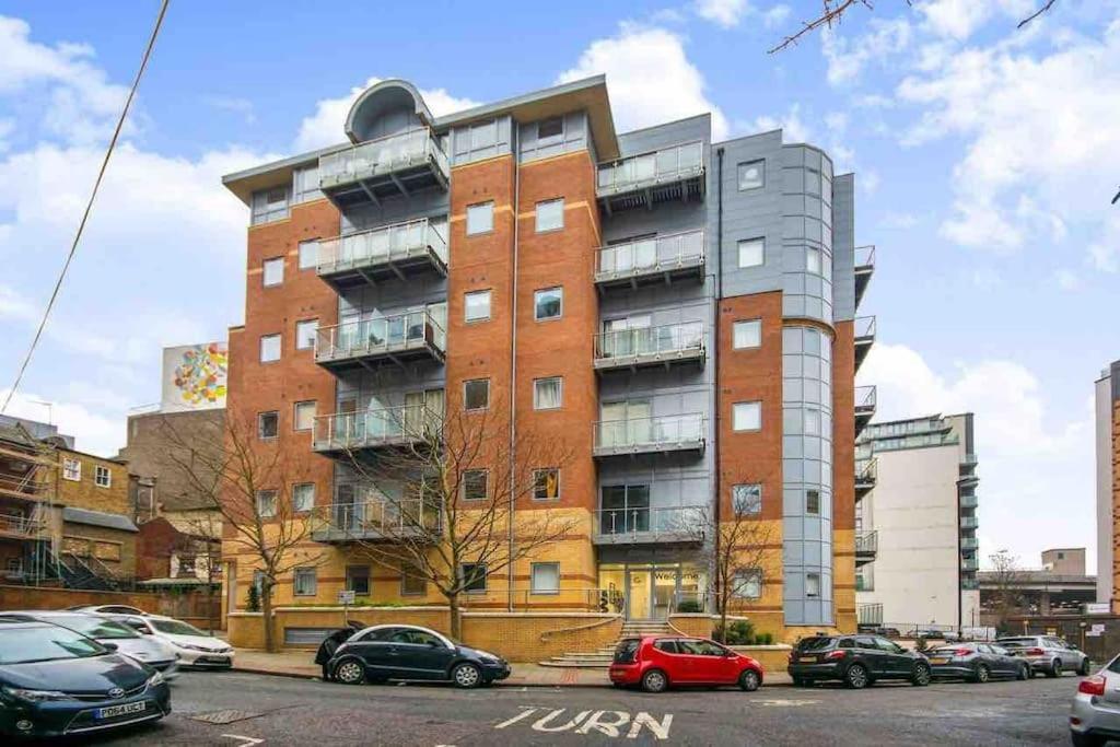 Cozy Modern Apartment In Croydon Central Екстер'єр фото