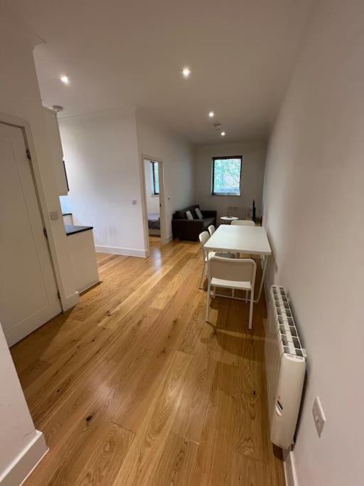 Cozy Modern Apartment In Croydon Central Екстер'єр фото